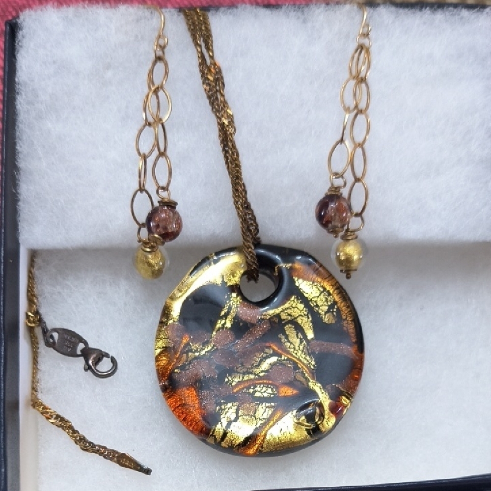 Vintage Murano Glass Elegant Gold and Black Pendant Necklace Y2K Grandmacore - Picture 1 of 10